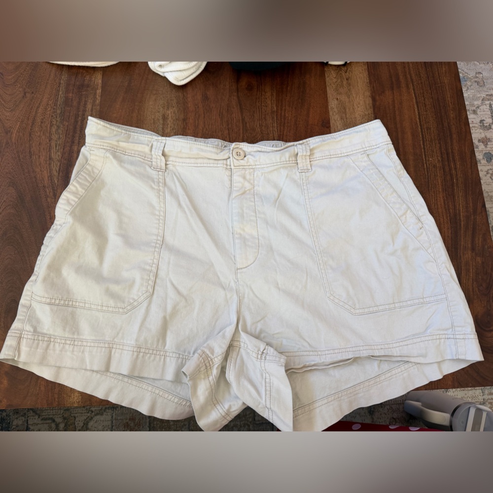 Old Navy Women's Cream High Waist Shorts